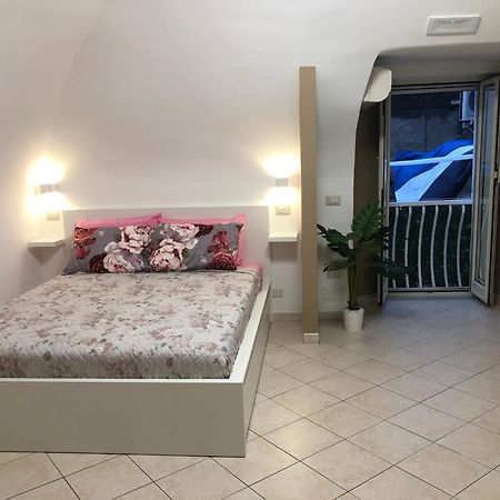 Апартаменты La Casa Di Ludovica Неаполь Экстерьер фото