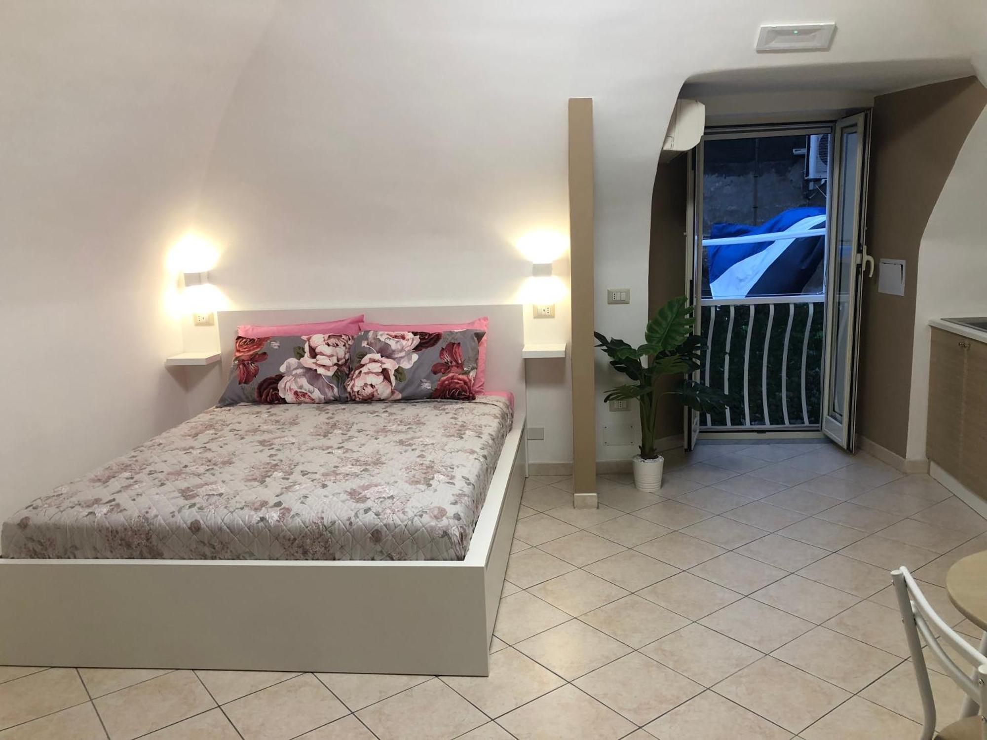 Апартаменты La Casa Di Ludovica Неаполь Экстерьер фото